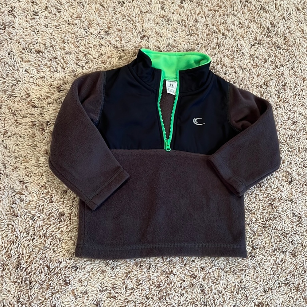 NWOT Carter’s brand baby boy’s fleece pullover size 12 months